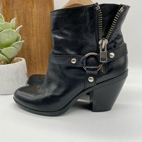 Bandolino Women's Julym Bootie A4 - Picture 2 of 9